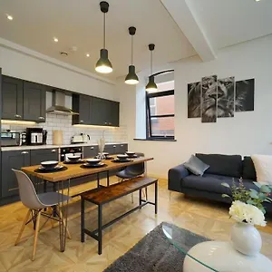 stylish-elegant-city-centre-apartment.yorkshirehotels.net/