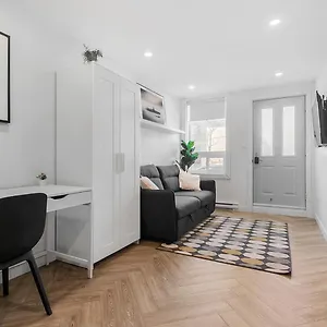 Apartment Newly Renovated 2cc A Limoilou Pour 6 Personnes, Quebec City
